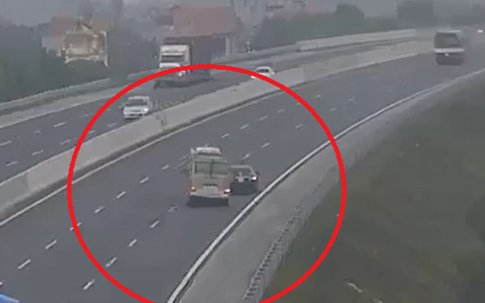Xe ô tô đi lùi 6km trên cao tốc Hà Nội - Hải Phòng, suýt gây họa cho xe khách