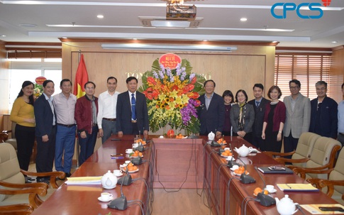Thứ trưởng Bộ Y tế thăm và chúc mừng Tổng cục Dân số nhân Ngày Dân số Việt Nam