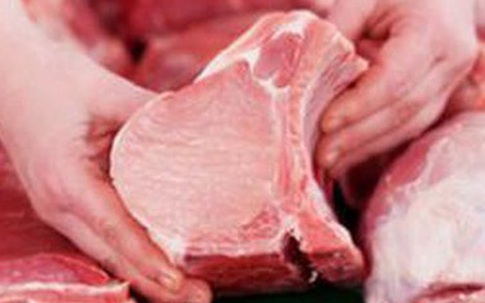 Nếu ấn một ngón tay xuống miếng thịt lợn mà thấy điều này xảy ra thì chớ dại mua