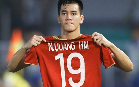 Nghệ sĩ Việt nghẹn ngào sau trận "hoà mà như thắng" của U22 Việt Nam
