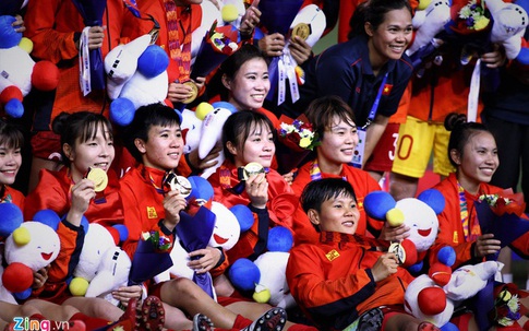 Mỗi cầu thủ bóng đá nữ Việt Nam được Chính phủ hỗ trợ 100 triệu
