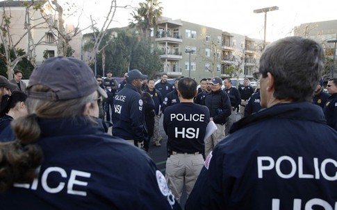 Giúp bà bầu Trung Quốc 'du lịch sinh con', 20 người bị truy tố