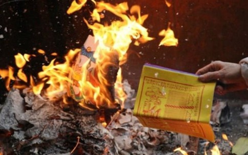 Hốt tiền tỷ nhờ buôn thứ này đầu năm mới