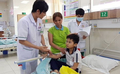 Hàng chục học sinh Đồng Nai nhập viện sau bữa cơm trưa