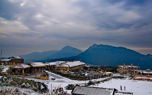 Thâm cung bí sử (170 - 2): Lạ lùng sự vuốt ve