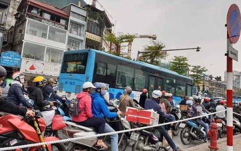 Hôm nay, cấm triệt để phương tiện lưu thông trên 10 tuyến phố phục vụ Thượng đỉnh Mỹ - Triều