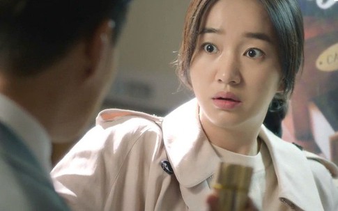 Hỏi vay tiền cho mẹ chữa bệnh, chồng giàu chẳng những không cho mà còn nói một câu khiến vợ trẻ chết lặng