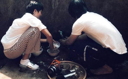 Hoa hậu H'Hen Niê nấu nướng, rửa bát khi về thăm nhà ở Đắk Lắk