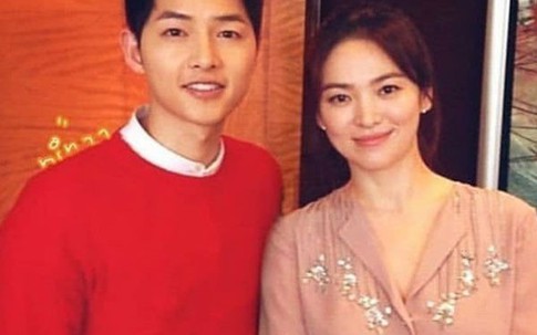 Song Joong Ki đăng ảnh ngọt ngào chụp cùng Song Hye Kyo đập tan tin đồn ly hôn nhưng sự thật là gì?