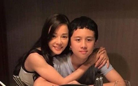 11 tuổi mới cai sữa, ngủ cùng con 15 năm, nữ diễn viên Địch Oanh đã gián tiếp "hại" con trai mình