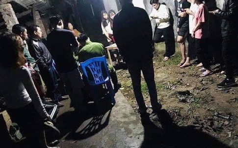Nghi án nam thanh niên đâm chết bạn gái rồi treo cổ tự tử trong phòng trọ