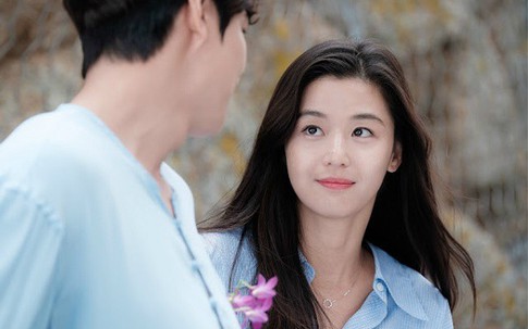 Vừa kết nối lại thì bỗng mất liên lạc với tình cũ suốt 2 tháng, chồng choáng váng khi biết bị vợ "gài bẫy" từ lâu