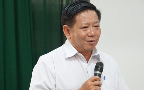 Hiệu trưởng: 'Tôi không trù dập thầy giáo cho học sinh đóng cảnh nóng'