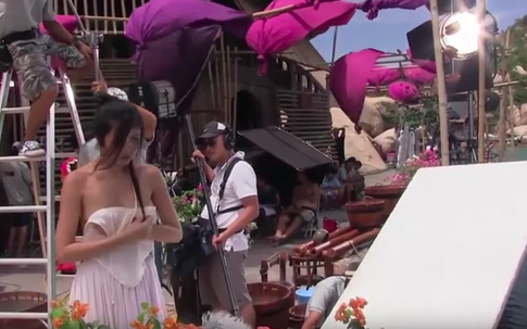 Cảnh Tăng Thanh Hà vô tư thay áo, suýt lộ ngực ở "Mỹ nhân kế" bất ngờ bị “đào mộ” gây xôn xao