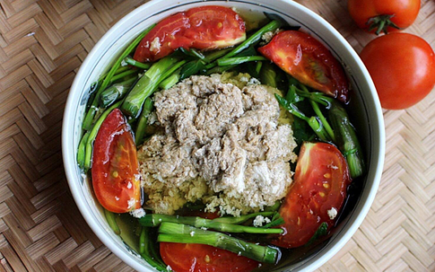 Canh cua rau cần thanh mát cho ngày nóng