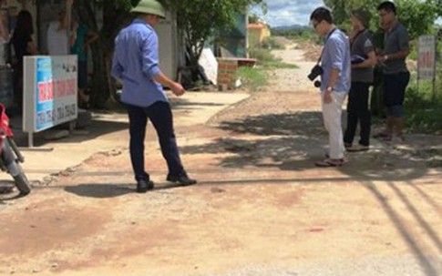Anh rể 61 tuổi ngủ với hàng xóm bị em vợ đâm chết