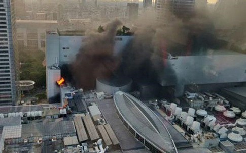 Hiện trường vụ cháy trung tâm mua sắm Thái Lan