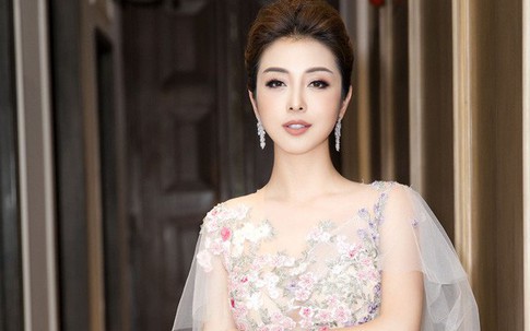 Jennifer Phạm tự hào khi ông xã cư xử khéo với con chung, con riêng