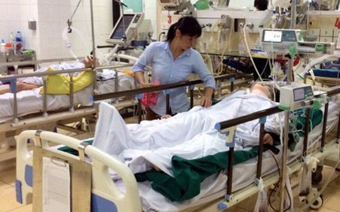 Thiếu nữ bị chấn thương trong vụ tai nạn liên hoàn gầm cầu vượt Mai Dịch vẫn hôn mê sâu