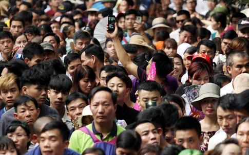 Phú Thọ: Triệu người đổ về Đền Hùng đông nghẹt thở chưa từng thấy