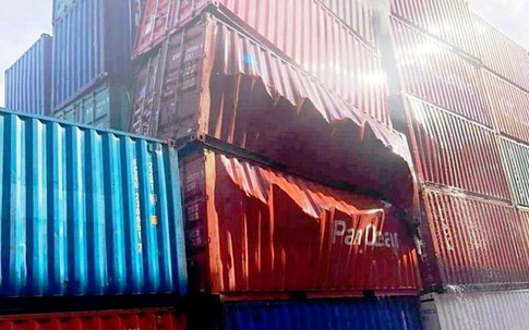 Thùng container chứa bột chế biến tôm phát nổ ở cảng Cát Lái