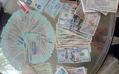 Nhặt được gần 50 triệu đồng, lên Facebook tìm chủ nhân trả lại