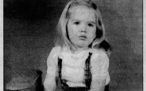 Bé gái 4 tuổi đột ngột qua đời nhưng phải đến 35 năm sau sự thật về người mẹ kế tàn độc mới bị vạch trần
