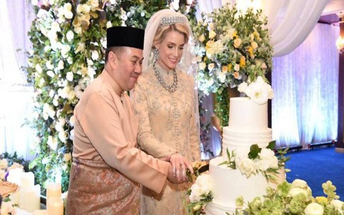 Thái tử Malaysia kết hôn với bạn gái thường dân Thụy Điển