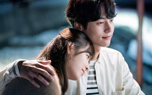 Mẹ chồng tối ngày khen dâu út, tới lúc đổ bệnh lại kêu dâu trưởng về chăm, cô làm 1 việc khiến bà rơi nước mắt