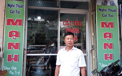 Em gái vay nợ, hiệu cắt tóc của anh trai bị tấn công bằng chất bẩn