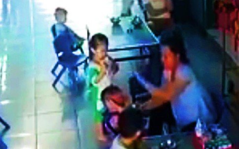 Bảo mẫu ở Long An bị đình chỉ dạy vì đánh trẻ khi đút cơm
