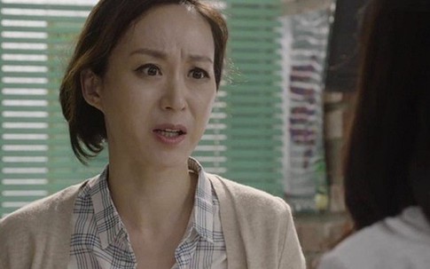 “Vỏ quýt dày gặp móng tay nhọn”: Dâu mới, dâu cũ và màn chạm mặt “tê tái” của mẹ chồng