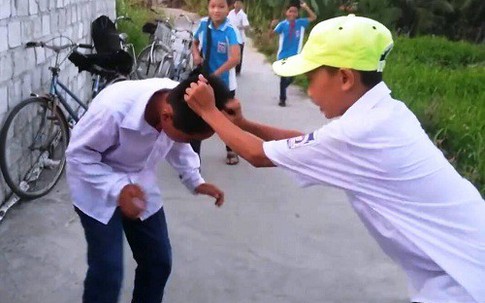 Khó chặn được bạo lực học đường nếu bệnh thành tích núp bóng “nhân văn”