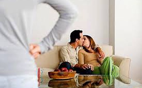Ngoại tình dễ lây mà khó chữa (2): Công khai và thách vợ bắt quả tang chuyện ngoại tình