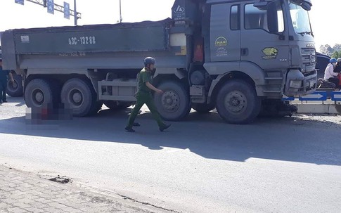 Va chạm kinh hoàng với xe ben, người phụ nữ chạy xe máy tử vong thương tâm