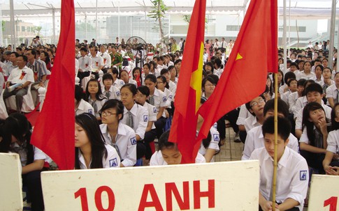 Giáo viên đánh học sinh để "làm bài tốt hơn": Áp lực thành tích đang gây họa