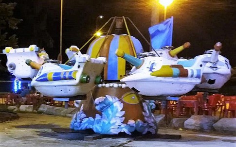 Tạm đình chỉ khu vui chơi để rò điện khiến một người đàn ông bị giật bất tỉnh