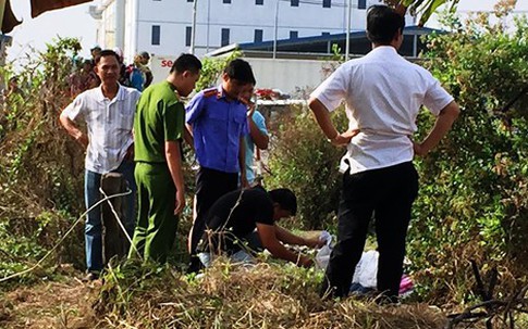 Tranh chấp đất, 2 chú cháu đâm nhau chết ngoài ruộng