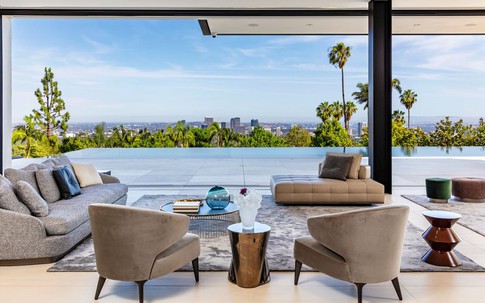 Bên trong biệt thự có giá thuê triệu USD/tháng