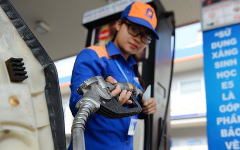 Xăng, điện tăng giá, chi tiêu thế nào?