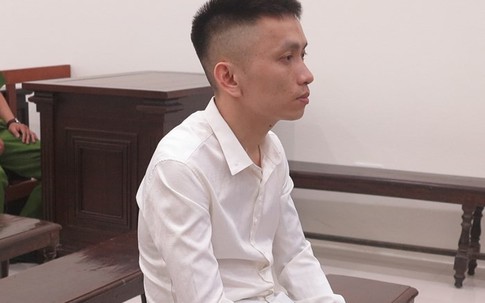 Về thăm vợ con vẫn tranh thủ qua đêm với tiếp viên quán hát