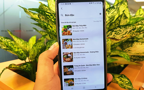 Hàng quán đắt khách nhờ bùng nổ dịch vụ giao đồ ăn