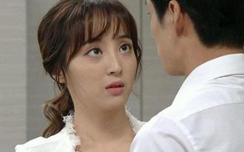 Ngoại tình công sở, 'phi công' đa tình bị 'máy bay' trừng phạt bằng đòn ghen hiểm vì có mới nới cũ