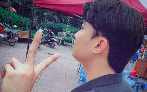 Không lên tiếng giải thích nghi vấn "chat sex", Quốc Trường "Về nhà đi con" lại làm điều này với fan