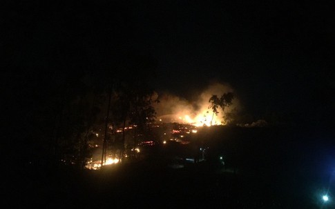 Nắng nóng kéo dài, Nghệ An và Hà Tĩnh liên tiếp xảy ra cháy rừng