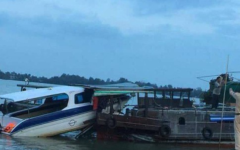 Kinh hoàng ca nô du lịch "bay" thẳng vào ghe, 3 người thương vong