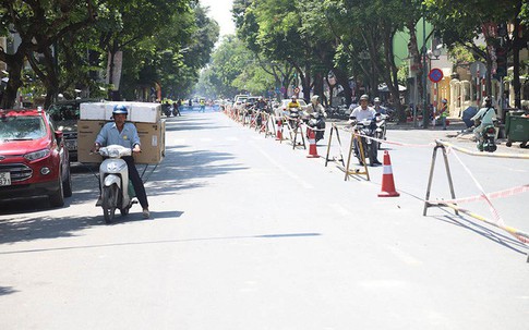 Lập rào chắn đường Trần Hưng Đạo, đến Bệnh viện Tim Hà Nội đi lối nào?