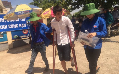 Những hình ảnh "đẹp" trong ngày đầu kỳ thi THPT Quốc gia 2019 tại Hà Tĩnh