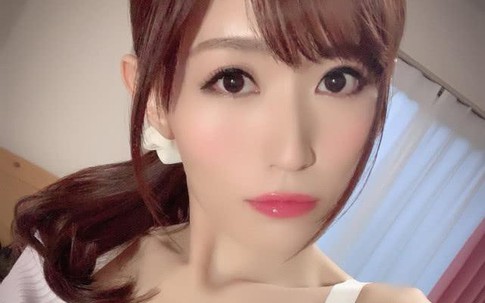Góc khuất vụ nữ thần phim nóng Nhật Bản nhảy lầu tự sát: Bị ép đóng cảnh sex giá bèo, công ty bưng bít cái chết?