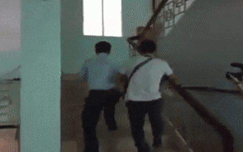 Xử vụ Nguyễn Hữu Linh 'nựng' bé gái trong thang máy: Tòa quyết định trả hồ sơ